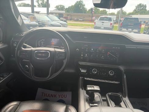 Used 2023 GMC Sierra 1500 AT4 w/ AT4 Premium Package AWD/4WD image 14