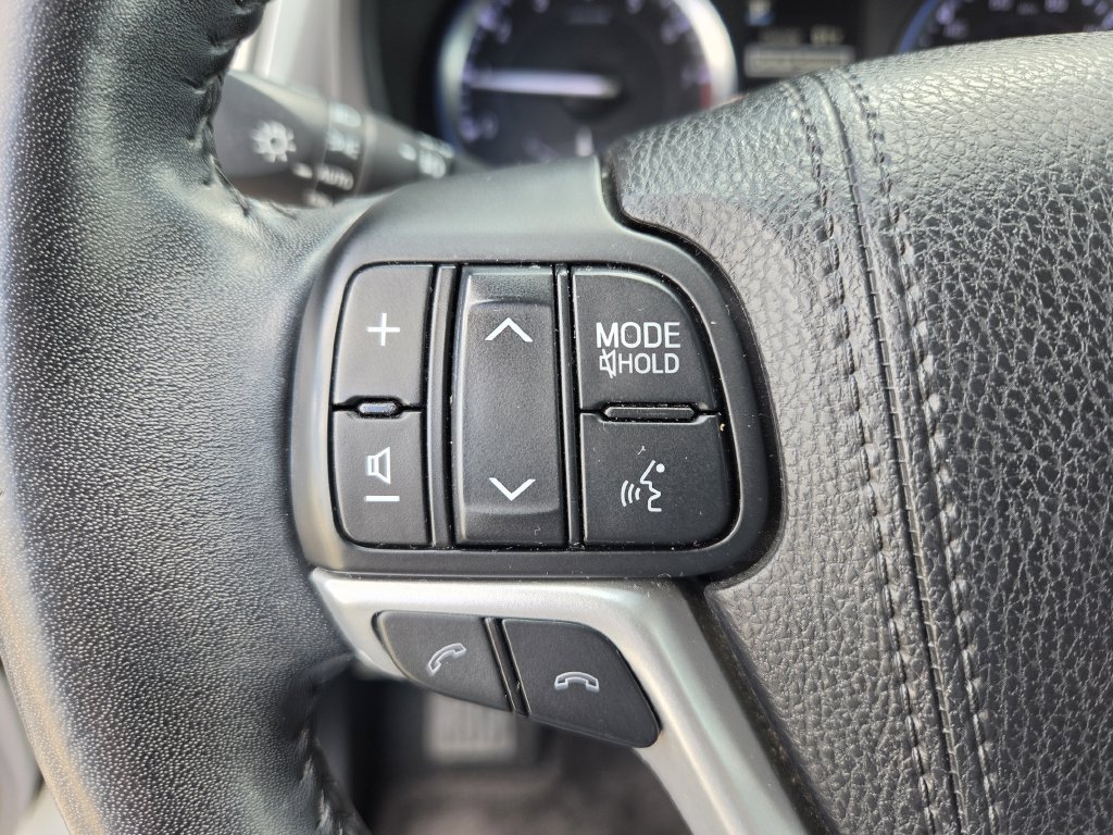 Used 2018 Toyota Highlander XLE FWD image 30