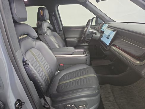 Used 2024 Rivian R1S Adventure AWD/4WD image 24