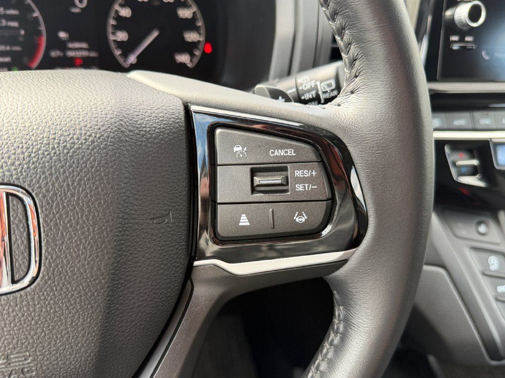 Used 2025 Honda Odyssey EX-L image 15
