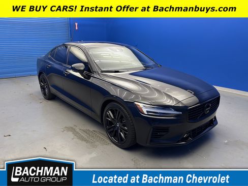 Used 2022 Volvo S60 T8 R-Design AWD/4WD image 1