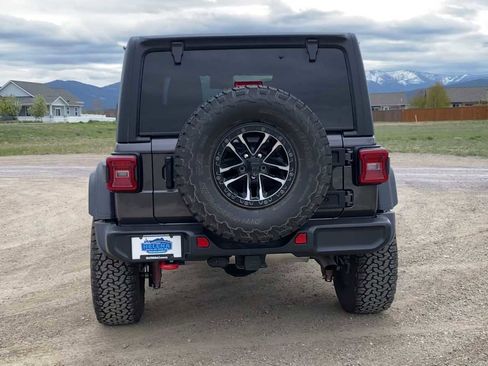 Used 2025 Jeep Wrangler Unlimited Rubicon w/ XTREMEE 35" Tire Package AWD/4WD image 7