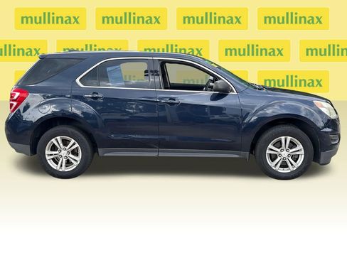 Used 2017 Chevrolet Equinox LS FWD image 2