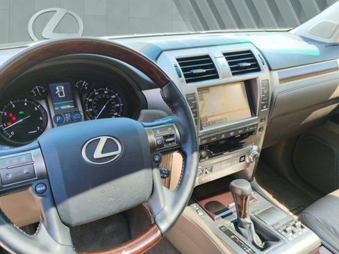 Used 2018 Lexus GX 460 Premium w/ Premium Package AWD/4WD image 10
