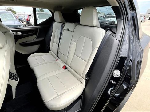 New 2026 Volvo XC40 B5 Ultra w/ Climate Package image 19