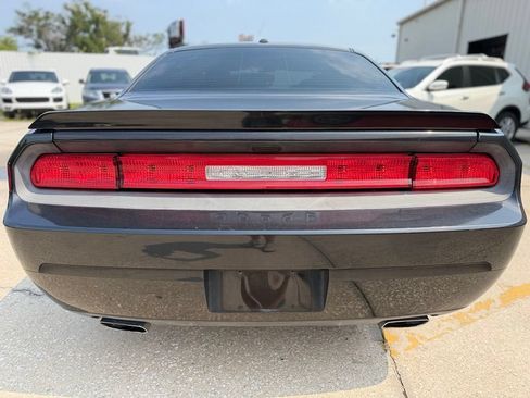 Used 2011 Dodge Challenger R/T RWD image 4