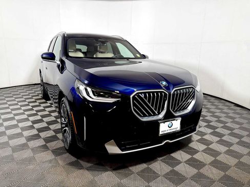 Used 2026 BMW X3 xDrive30i w/ Premium Package AWD/4WD image 2