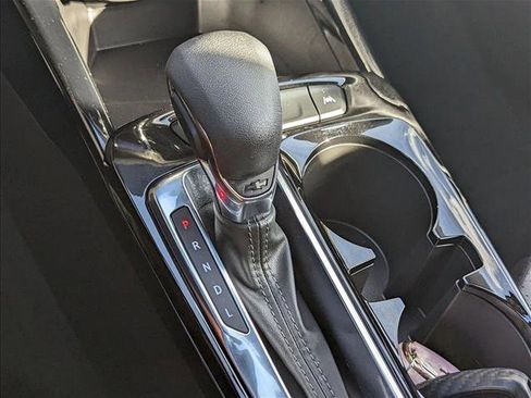 Used 2024 Chevrolet Trax LT w/ LT Convenience Package image 12