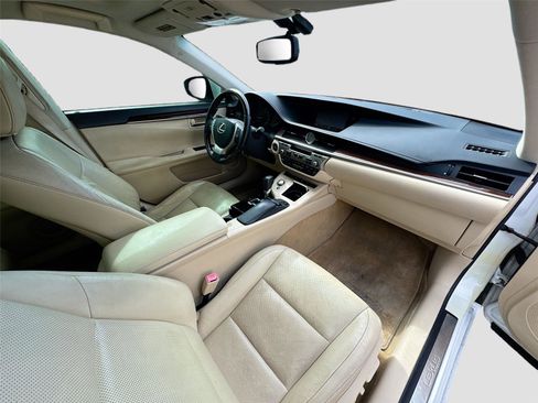 Used 2015 Lexus ES 350 w/ Luxury Package FWD image 10
