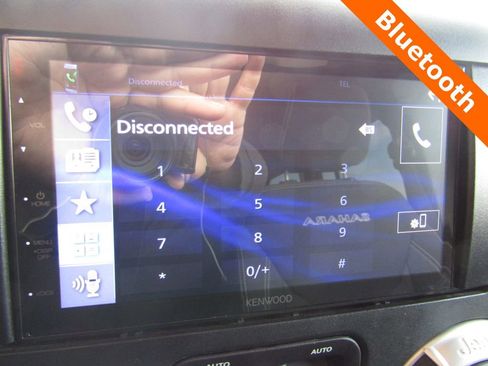 Used 2018 Jeep Wrangler Unlimited Sahara image 7