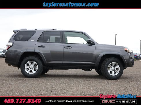 Used 2018 Toyota 4Runner SR5 image 3