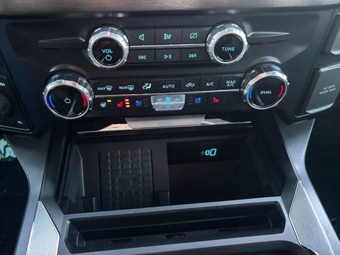 Used 2024 Ford F350 Lariat w/ Chrome Package image 38