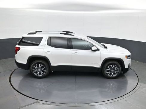 Used 2023 GMC Acadia SLT image 17