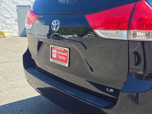 Used 2014 Toyota Sienna LE FWD image 13