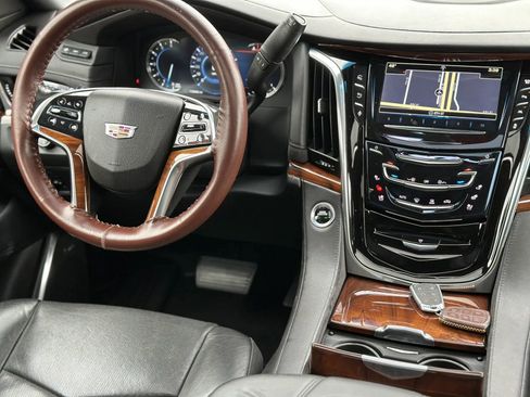 Used 2016 Cadillac Escalade ESV Premium AWD/4WD image 30