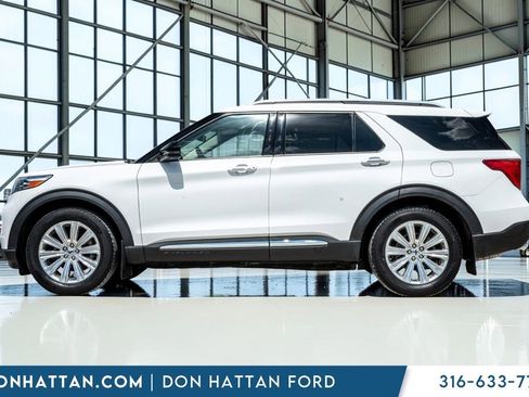 Used 2020 Ford Explorer Limited AWD/4WD image 2