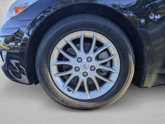 Used 2011 Hyundai Genesis 3.8 RWD image 13