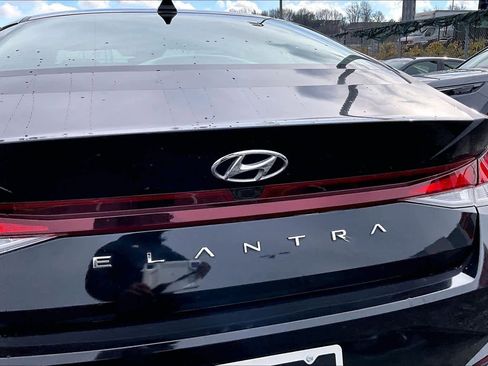 Used 2021 Hyundai Elantra SEL image 28