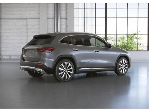 Used 2023 Mercedes-Benz GLA 250 4MATIC image 21