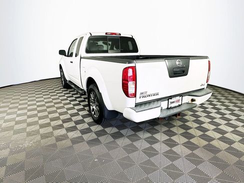 Used 2012 Nissan Frontier SV w/ Sport Appearance Pkg AWD/4WD image 7