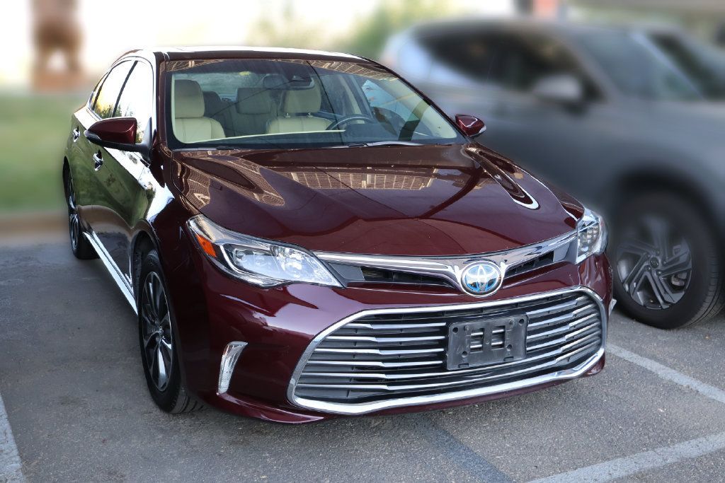 Certified 2018 Toyota Avalon XLE Premium w/ Carpet Mat Package FWD image 12