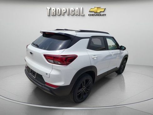 New 2026 Chevrolet TrailBlazer LT w/ Midnight Edition FWD image 5