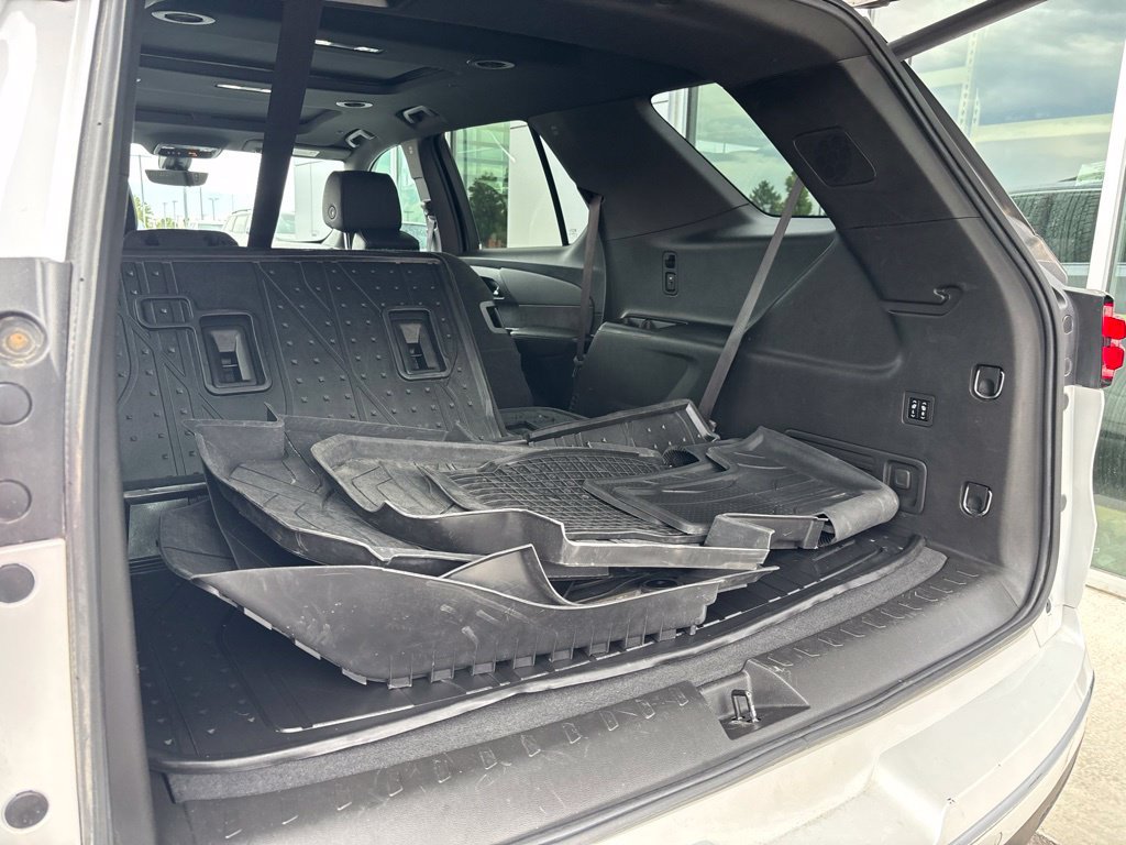 Used 2023 Chevrolet Traverse High Country AWD/4WD image 21