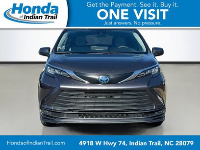 Used 2025 Toyota Sienna LE
