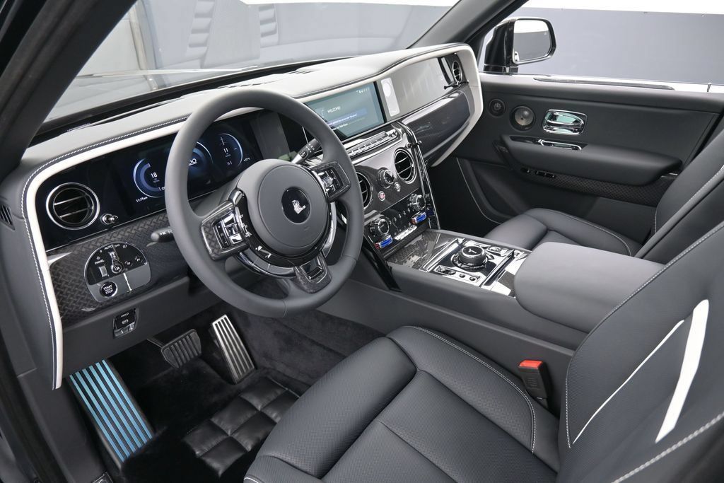 New 2027 Rolls-Royce Cullinan Black Badge AWD/4WD image 4