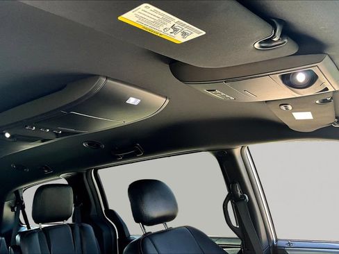 Used 2019 Dodge Grand Caravan GT FWD image 30