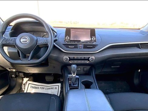 Used 2024 Nissan Altima 2.5 S image 10