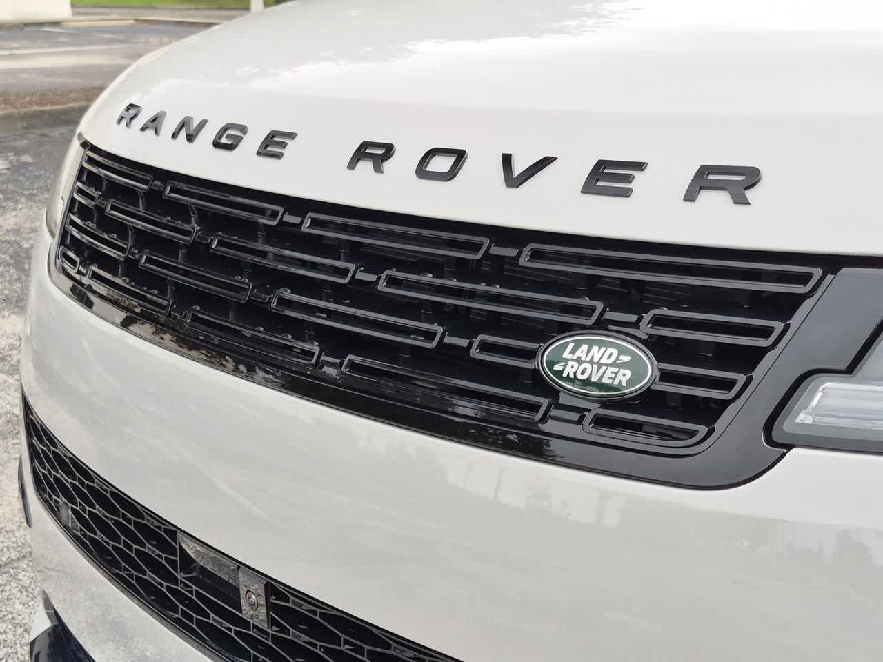 New 2027 Land Rover Range Rover Sport Dynamic SE AWD/4WD image 13