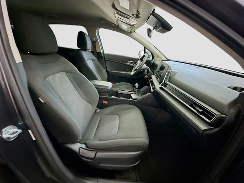 Used 2024 Kia Sportage LX image 31