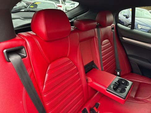 Used 2022 Alfa Romeo Stelvio Veloce image 32