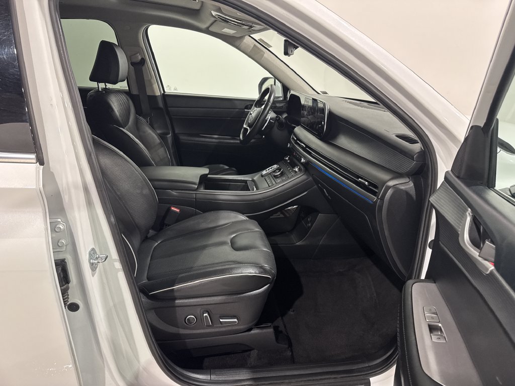Used 2025 Hyundai Palisade Limited FWD image 23