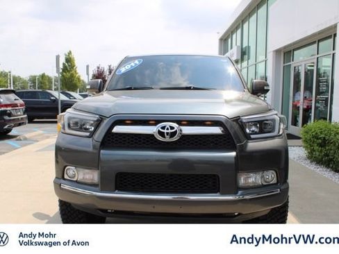 Used 2011 Toyota 4Runner Limited AWD/4WD image 2