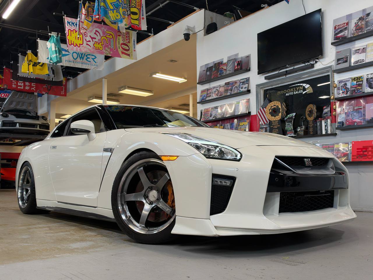Used 2015 Nissan GT-R Premium AWD/4WD image 1