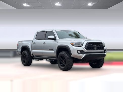 Used 2022 Toyota Tacoma TRD Off-Road w/ Technology Package RWD image 6