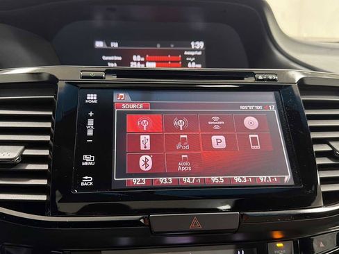 Used 2016 Honda Accord EX image 18