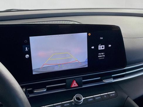 Used 2025 Hyundai Elantra SEL FWD image 38