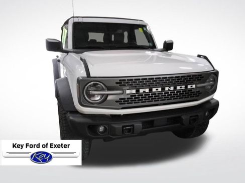 Used 2023 Ford Bronco Badlands w/ Sasquatch Package AWD/4WD image 3