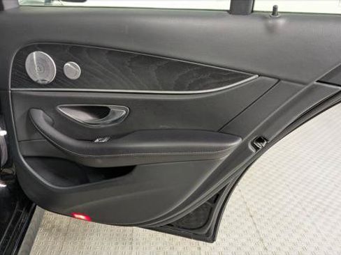 Used 2018 Mercedes-Benz E 400 4MATIC Sedan image 19