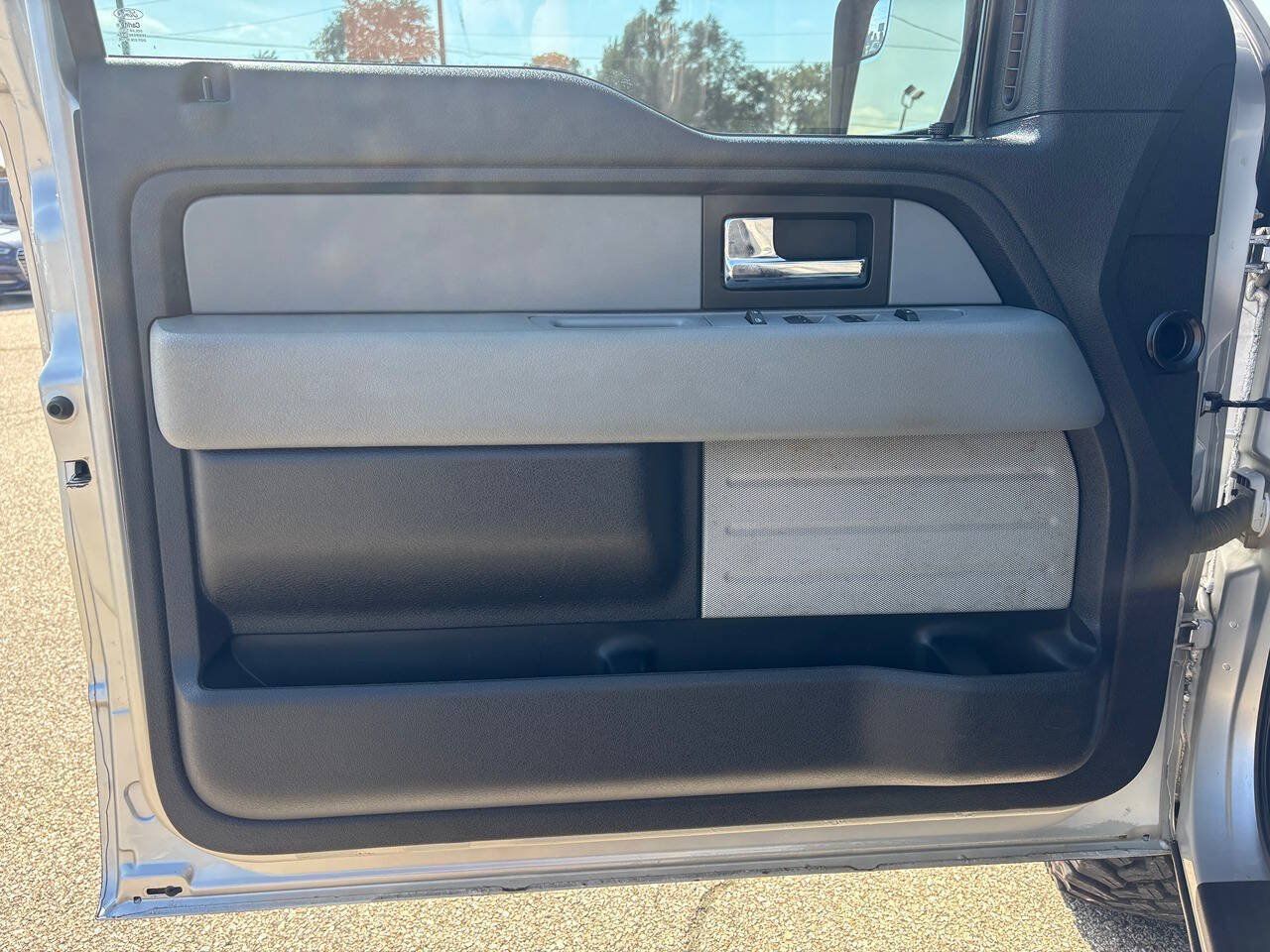 Used 2012 Ford F150 XLT w/ XLT Convenience Pkg AWD/4WD image 18