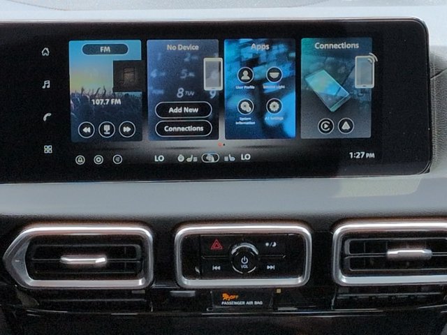 Certified 2027 Nissan Sentra SR w/ SR All Weather Package FWD image 17