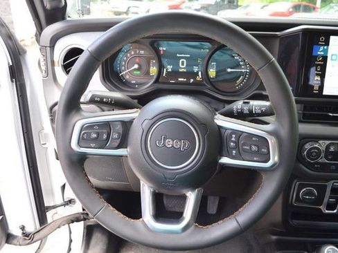 Used 2024 Jeep Wrangler Unlimited Sahara AWD/4WD image 19