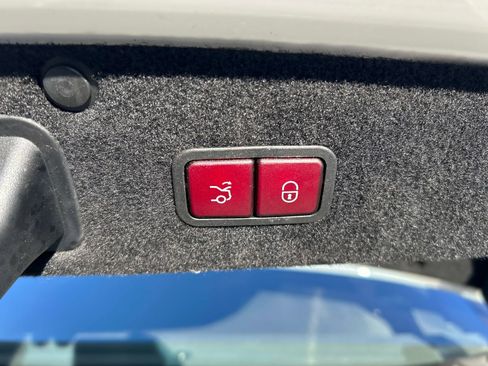 Used 2016 Mercedes-Benz S 550 4MATIC Sedan image 12