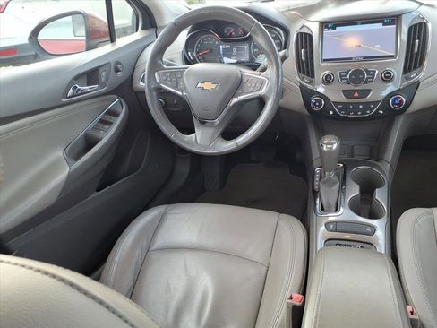 Used 2018 Chevrolet Cruze Premier image 4