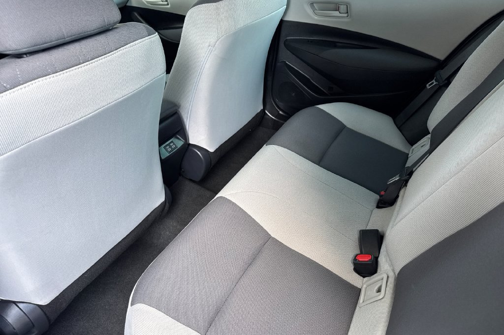 Certified 2025 Toyota Corolla LE FWD image 11