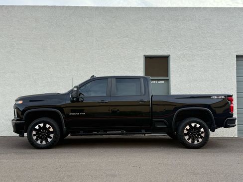 Used 2020 Chevrolet Silverado 2500 Custom w/ Custom Value Package image 3