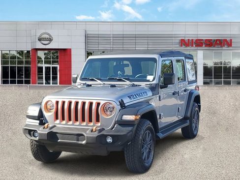 Used 2018 Jeep Wrangler Unlimited Sport image 9